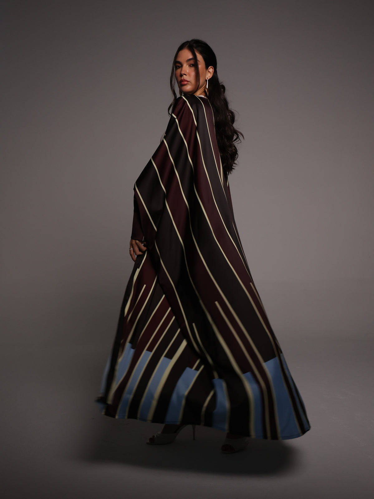 Fluir Abaya — Flow