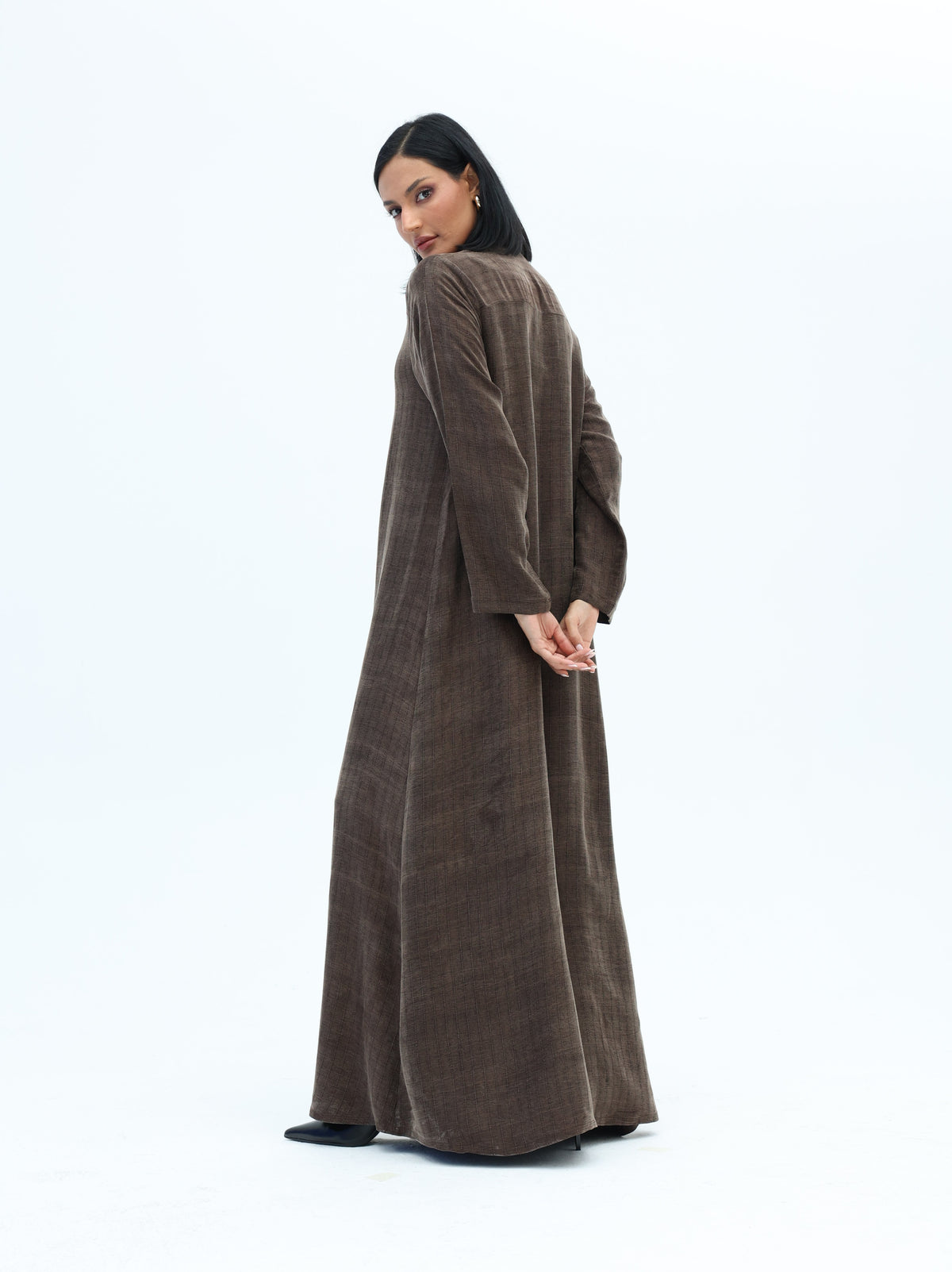 Serena Abaya - Stillness (Brown)